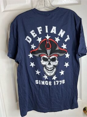 Racks Reels Men’s Defiant Since 1776 Patriotic Graphic skull pirate T-shirt Med